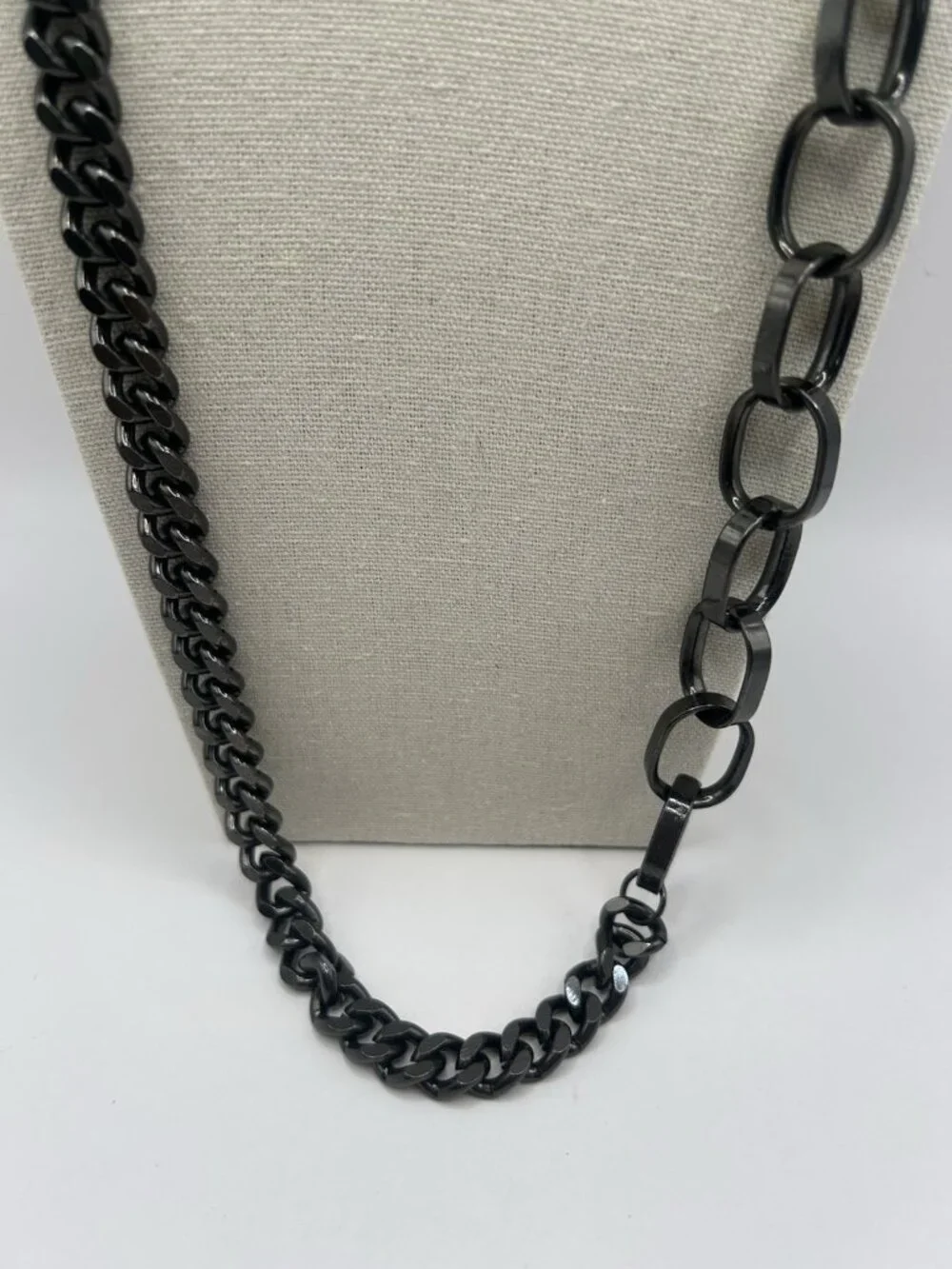 Vintage Black Gunmetal Mixed Link Chain Necklace Toggle Clasp Statement Necklace - Picture 6 of 16